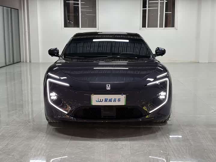 Фото 2 - Avatr 12