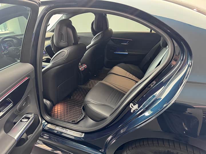 Фото 4 - Mercedes-Benz C-Class