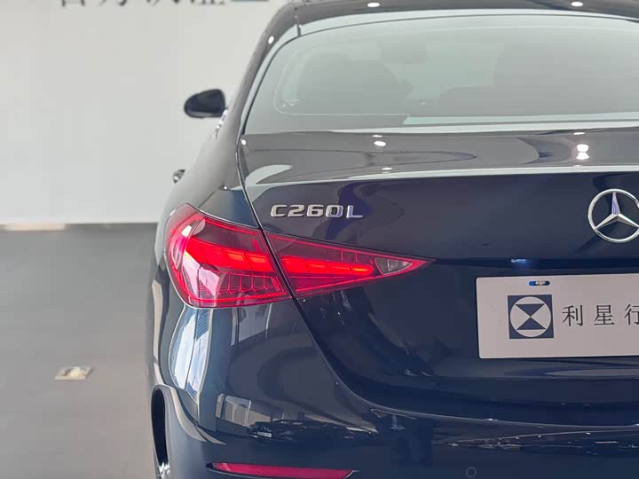 Фото 9 - Mercedes-Benz C-Class