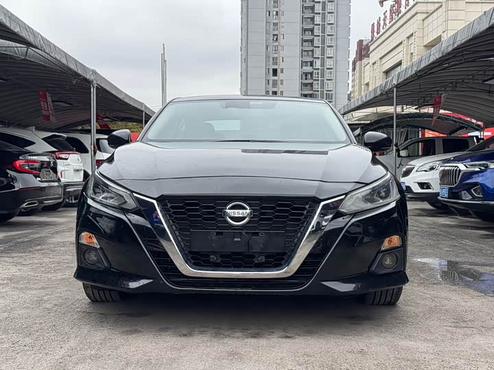 Фото 1 - Nissan Teana