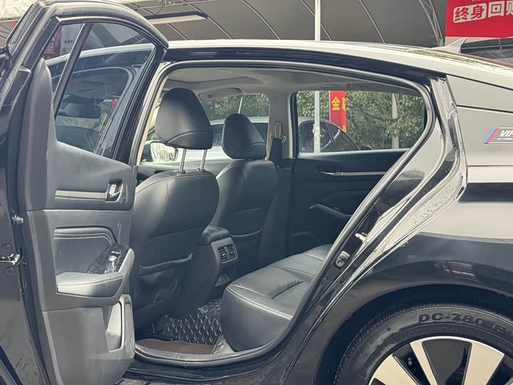 Фото 8 - Nissan Teana