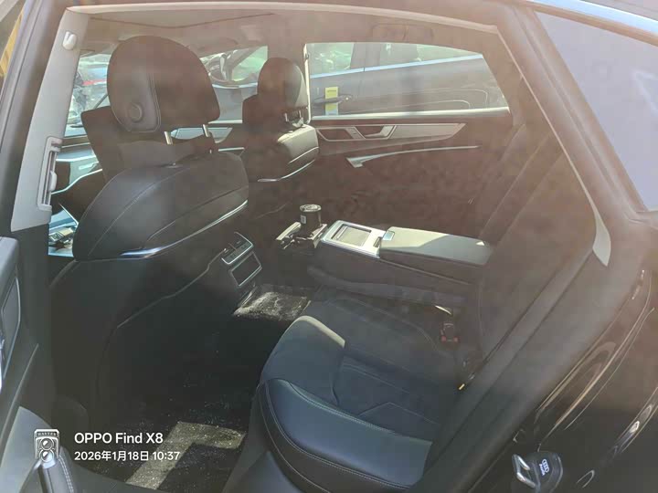 Фото 3 - Audi A7L