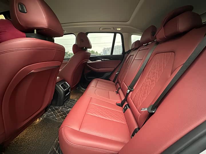 Фото 9 - BMW iX3