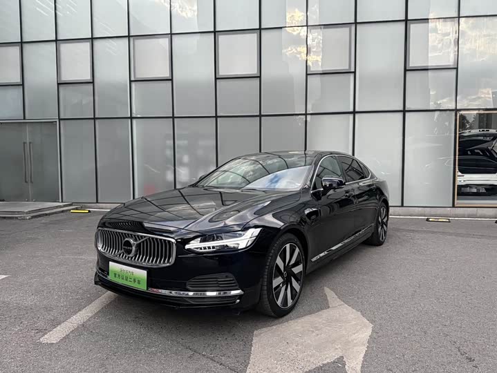 Фото 1 - Volvo S90 Hybrid