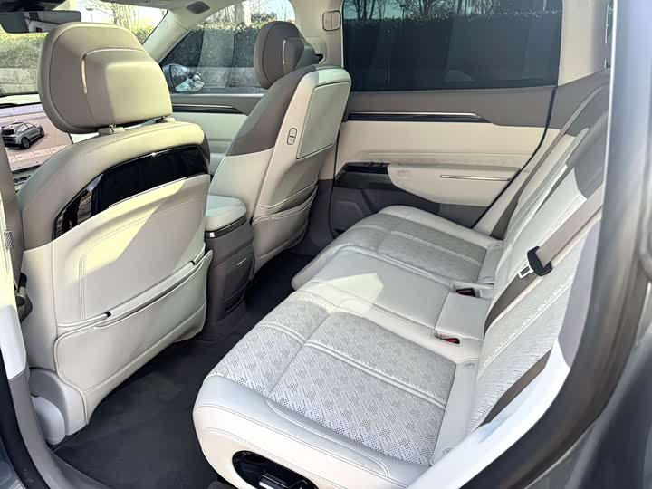 Фото 7 - Zeekr 7X