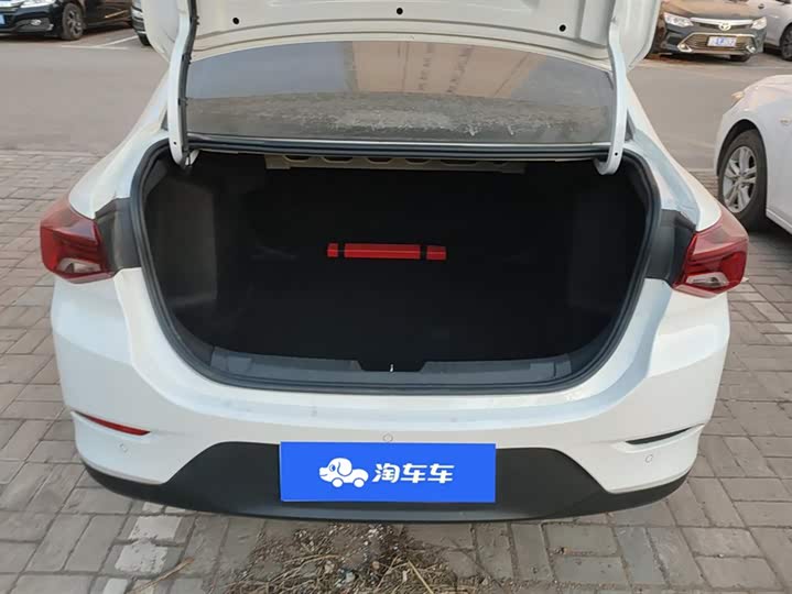 Фото 4 - Chevrolet Onix (Cavalier)