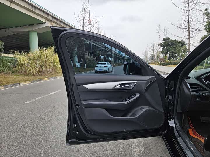 Фото 9 - Cadillac CT5