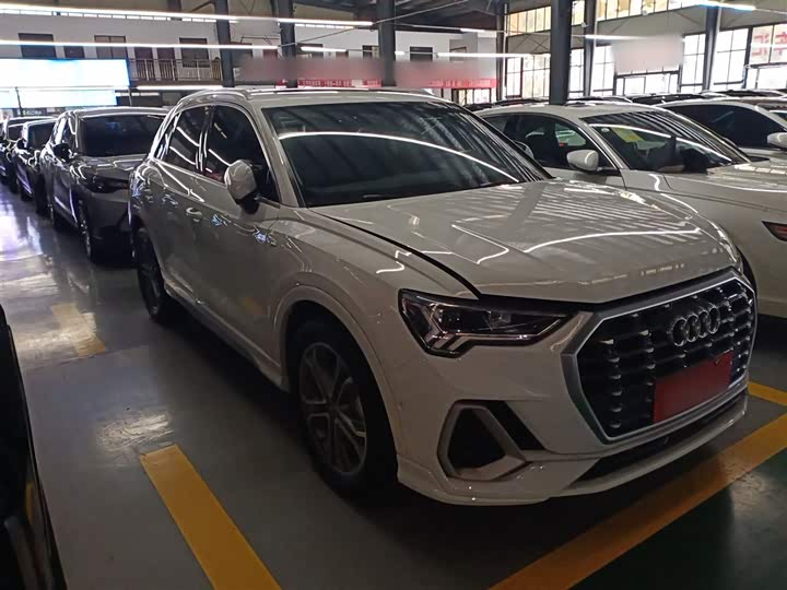 Фото 4 - Audi Q3