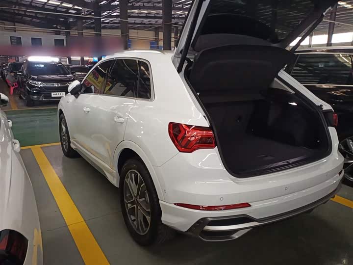 Фото 5 - Audi Q3