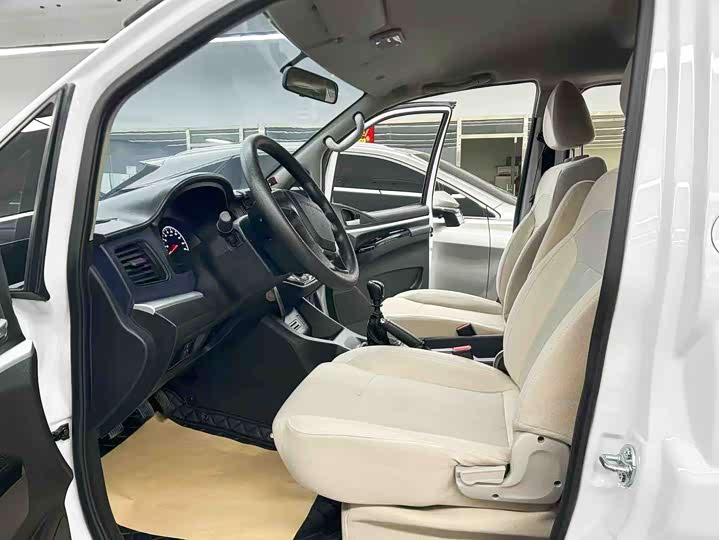 Фото 7 - Dongfeng Forthing Lingzhi M5