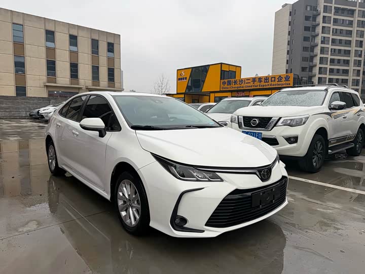 Фото 3 - Toyota Corolla