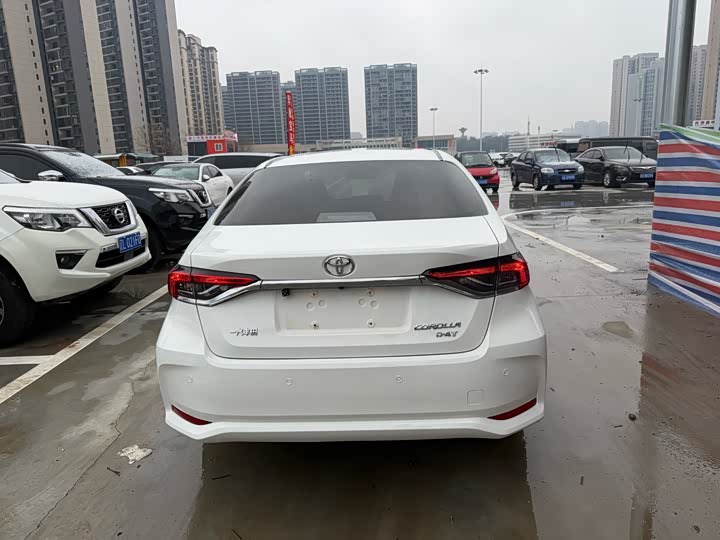 Фото 5 - Toyota Corolla