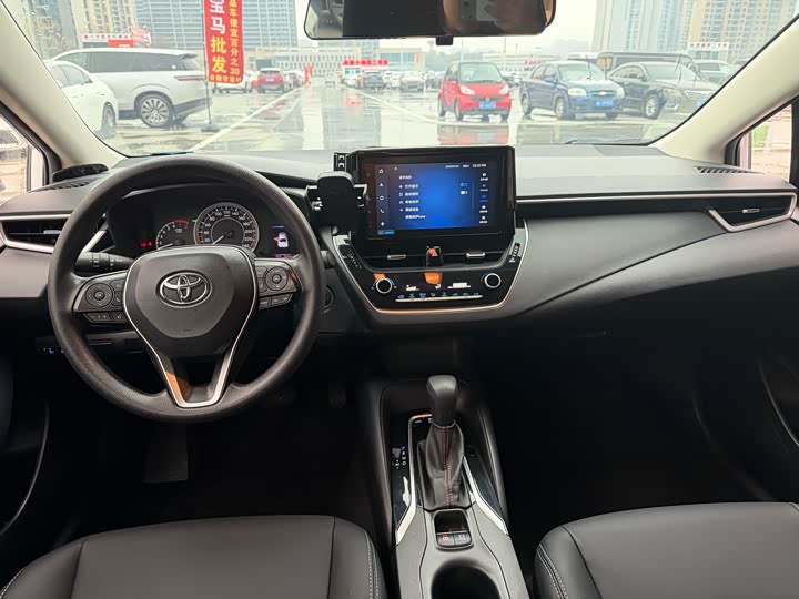 Фото 8 - Toyota Corolla