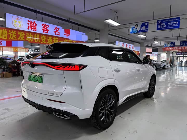 Фото 4 - Changan UNI-Z Hybrid