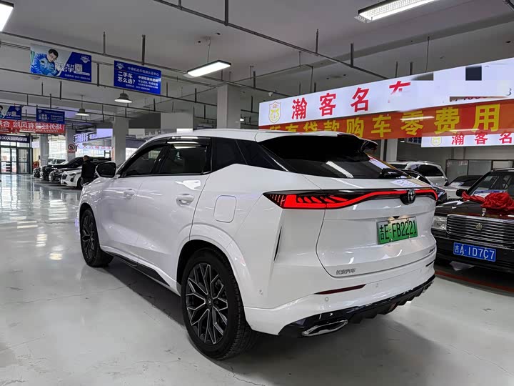 Фото 6 - Changan UNI-Z Hybrid