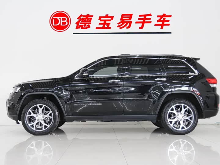 Фото 2 - Jeep Grand Cherokee