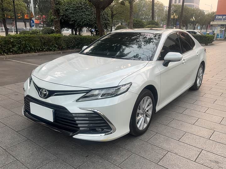 Фото 1 - Toyota Camry