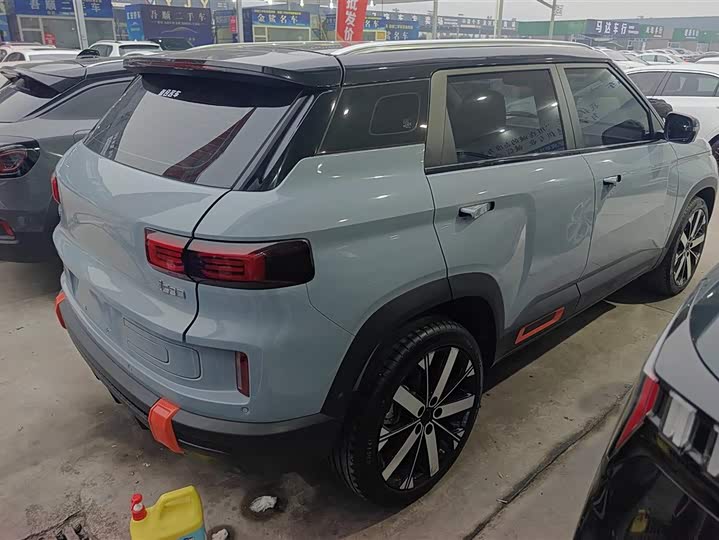 Фото 3 - Geely Icon