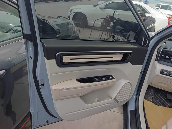 Фото 5 - Geely Icon