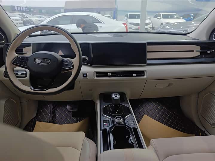 Фото 8 - Geely Icon