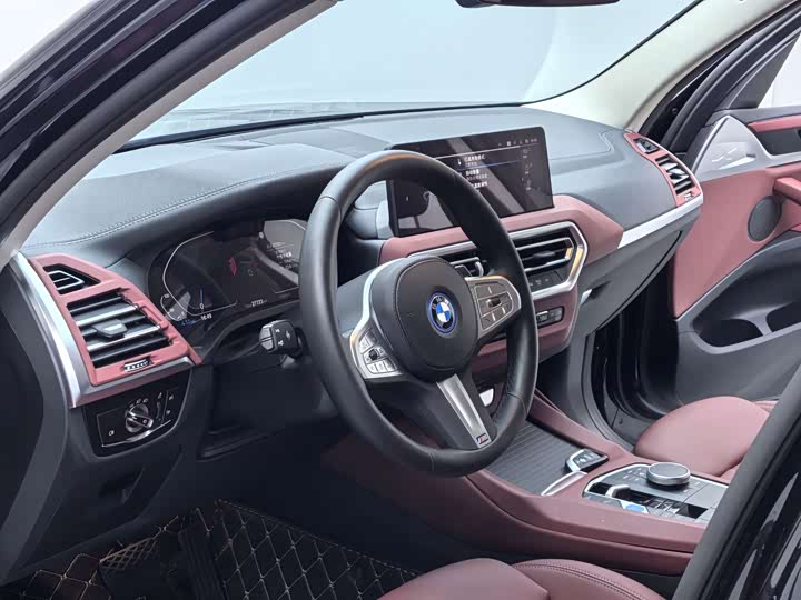 Фото 8 - BMW iX3