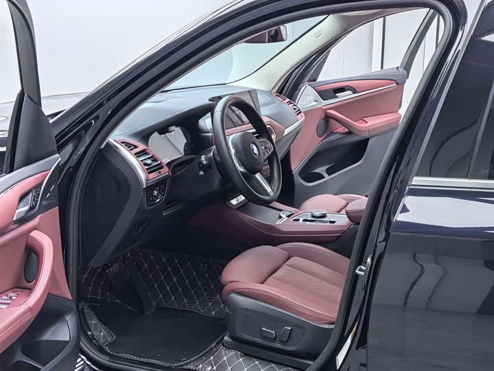 Фото 9 - BMW iX3