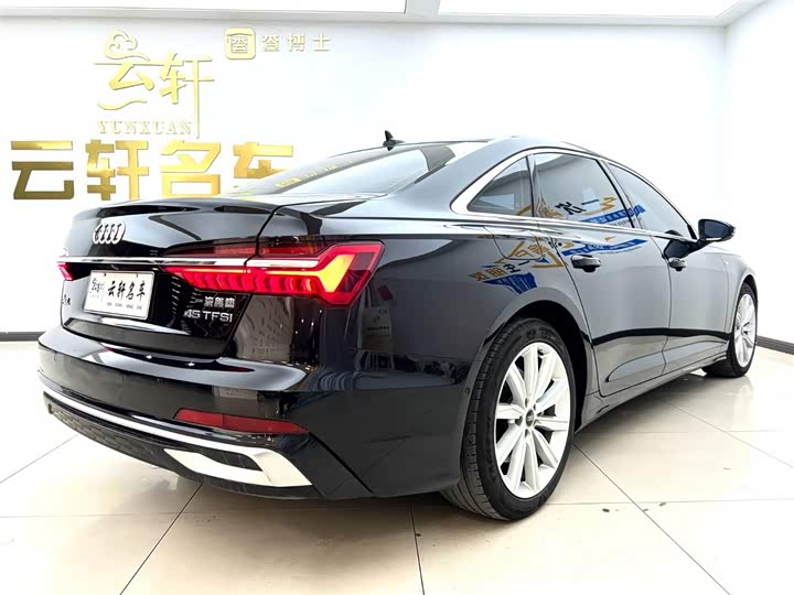 Фото 6 - Audi A6L