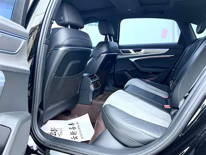 Фото 9 - Audi A6L