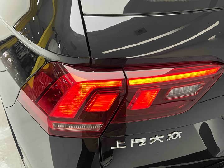 Фото 7 - Volkswagen Tiguan L Pro