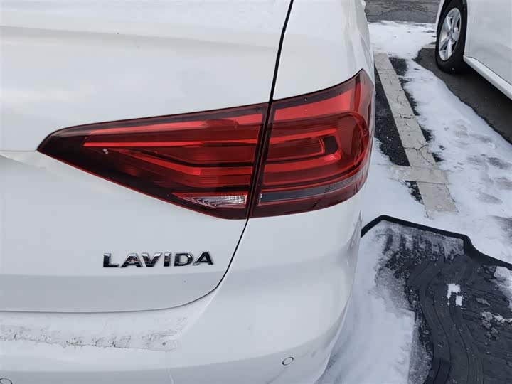 Фото 8 - Volkswagen Lavida