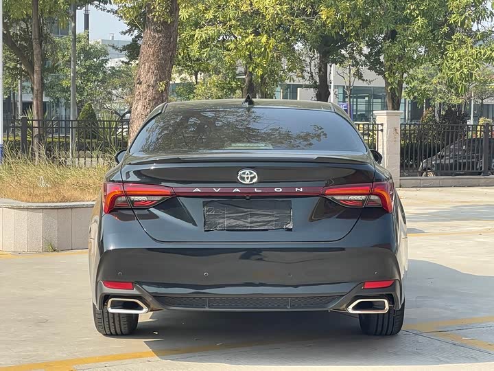 Фото 4 - Toyota Avalon