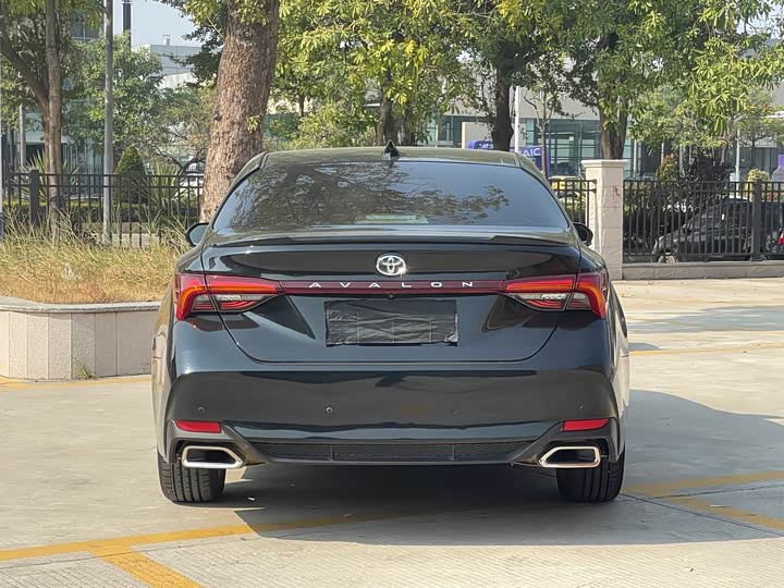 Фото 5 - Toyota Avalon