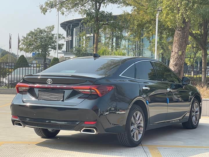 Фото 6 - Toyota Avalon