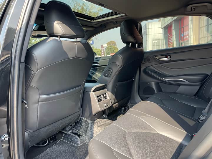 Фото 9 - Toyota Avalon