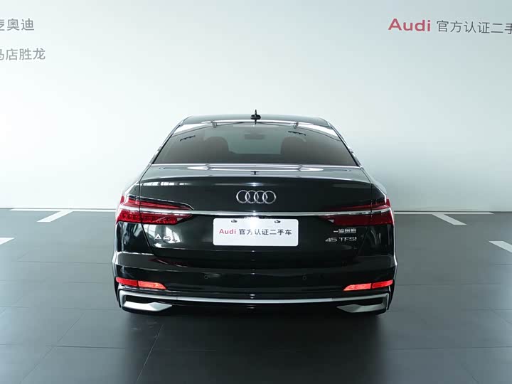 Фото 5 - Audi A6L