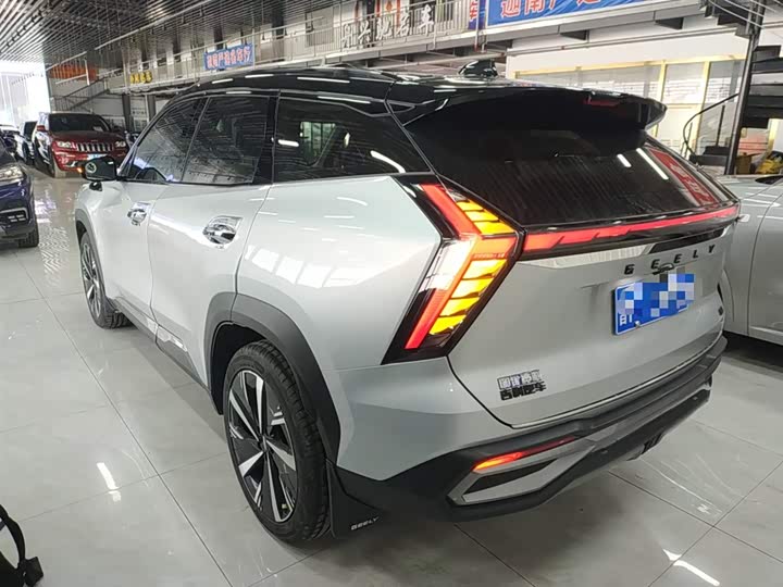 Фото 5 - Geely Atlas L