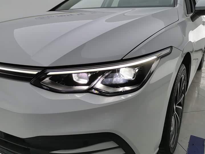 Фото 5 - Volkswagen Golf