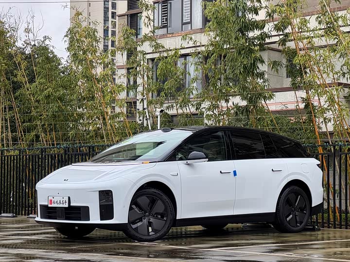 Фото 1 - LiXiang i6