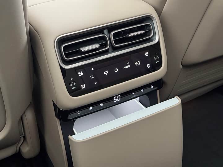 Фото 8 - LiXiang i6