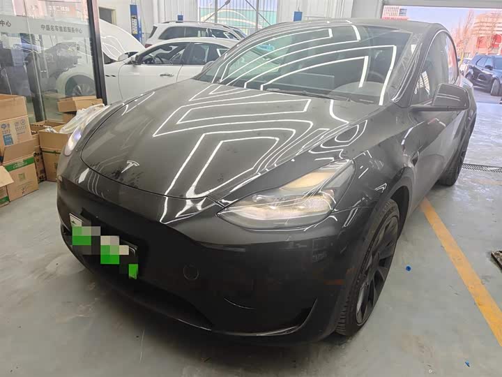 Фото 1 - Tesla Model Y