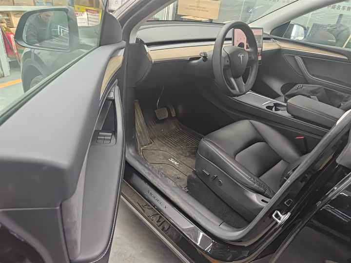 Фото 3 - Tesla Model Y