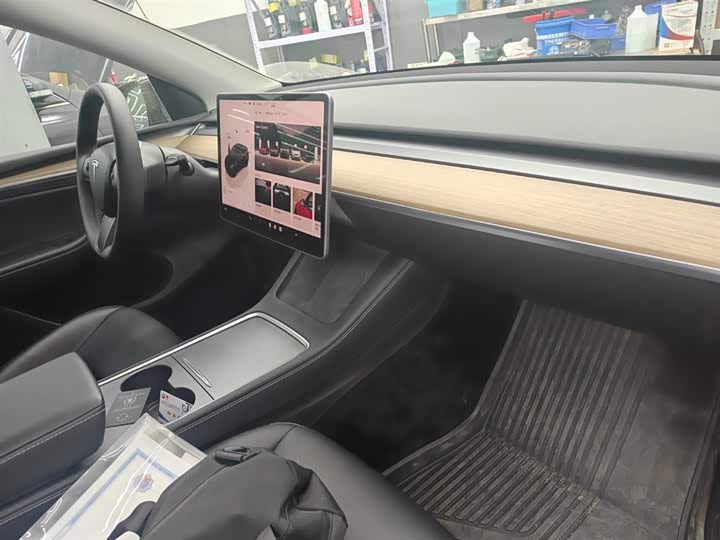 Фото 7 - Tesla Model Y