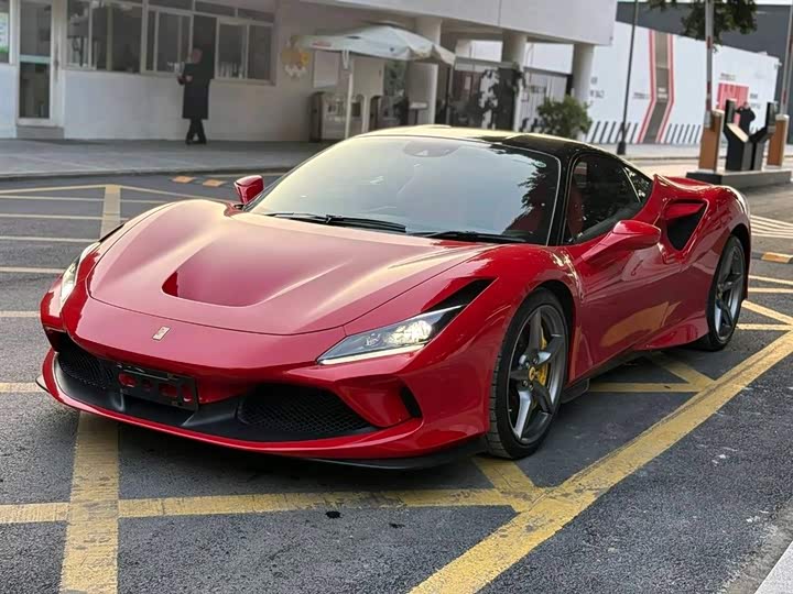 Фото 1 - Ferrari F8