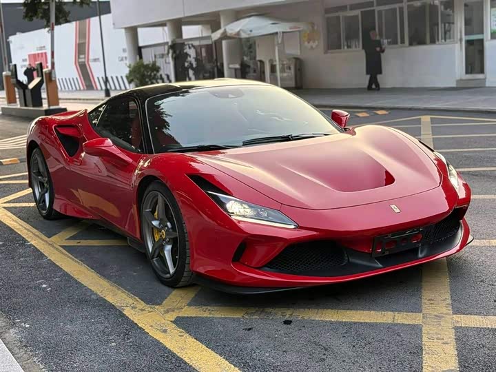 Фото 5 - Ferrari F8
