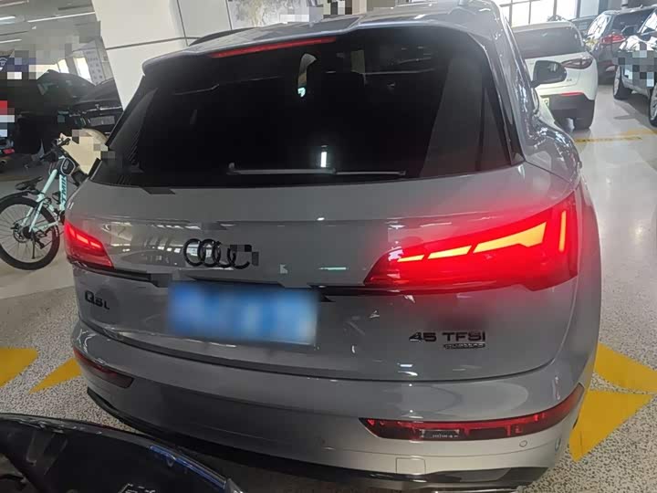 Фото 6 - Audi Q5L