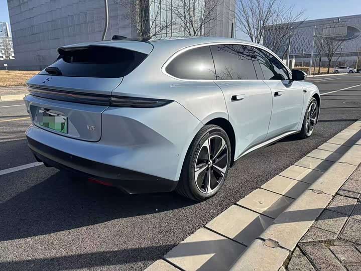 Фото 3 - Nio ET5T