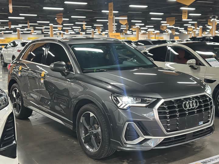 Фото 2 - Audi Q3
