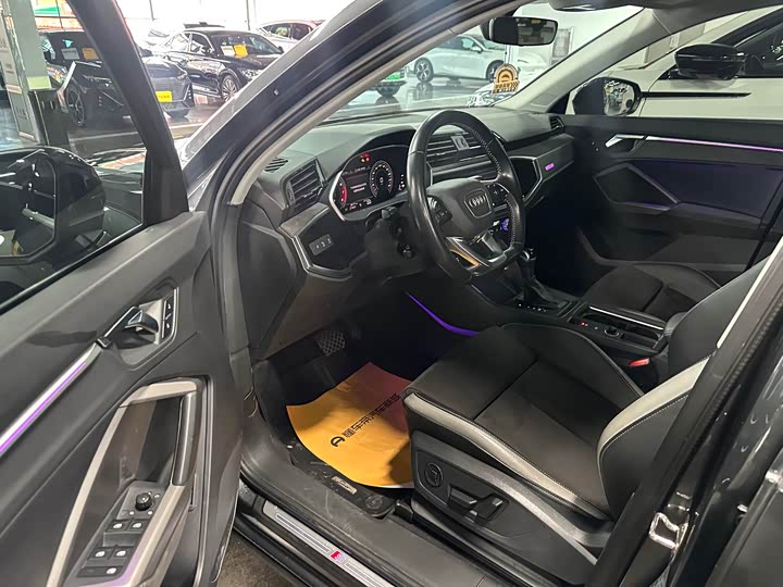 Фото 4 - Audi Q3