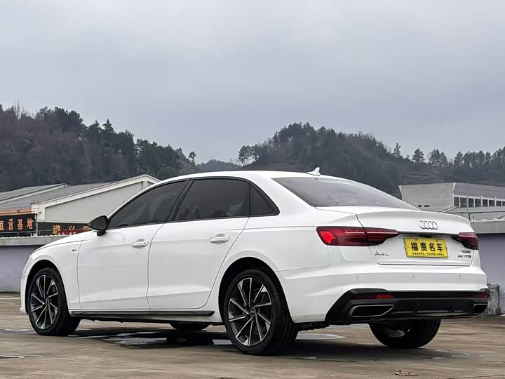 Фото 6 - Audi A4L