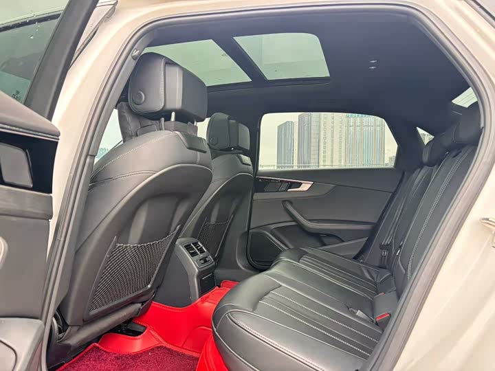 Фото 7 - Audi A4L